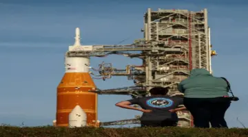 ناسا تستهل العد التنازلي لأول بعثة مأهولة إلى القمر منذ نصف قرن